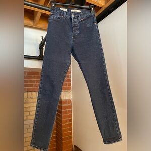 Levi’s wedge Jean. Size 24/inseam 27 excellent condition
